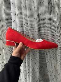 Червени обувки с ток Seastars, р-р 38
