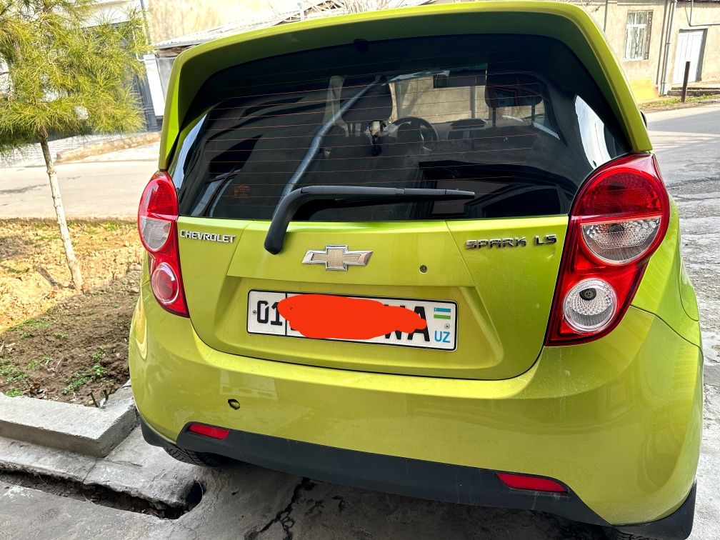 Chevrolet Spark yashil