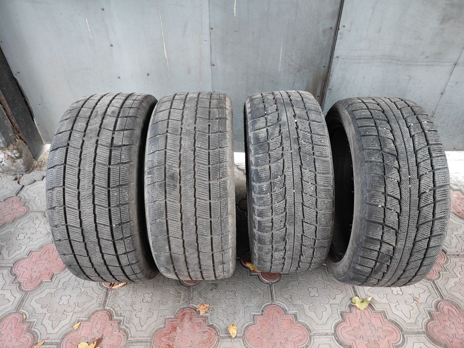 Продам зимнюю резину 225/45/17 и 245/45/17