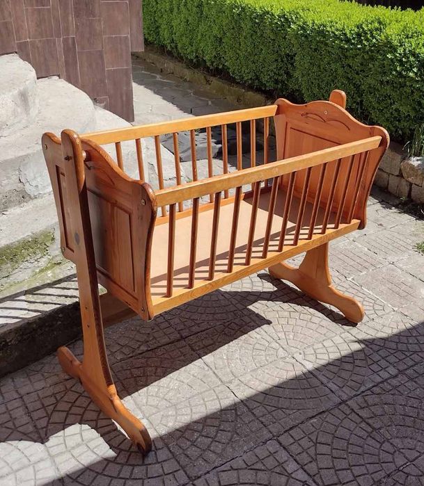 Дъвено легло-люлка