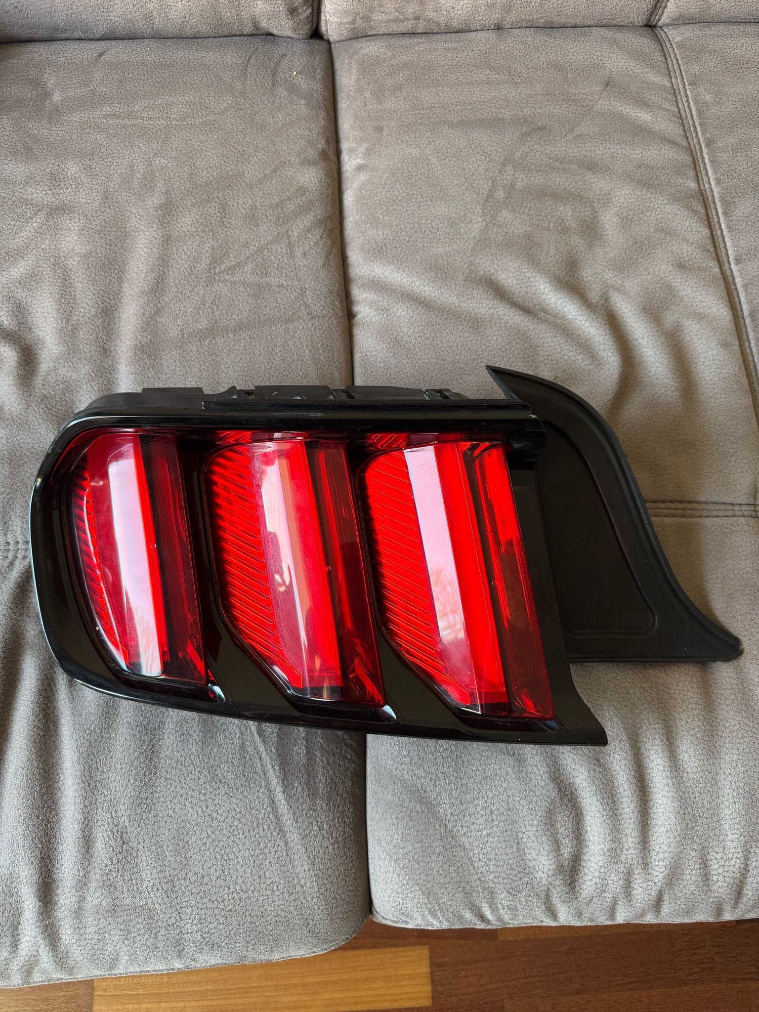 Triple frana Mustang 2017 si lampa marsalier