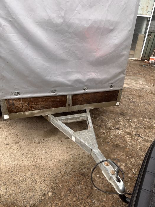 Remorca 750 kg cu prelata si cadru detasabil L=2,5 , l=1.5 , h=1.