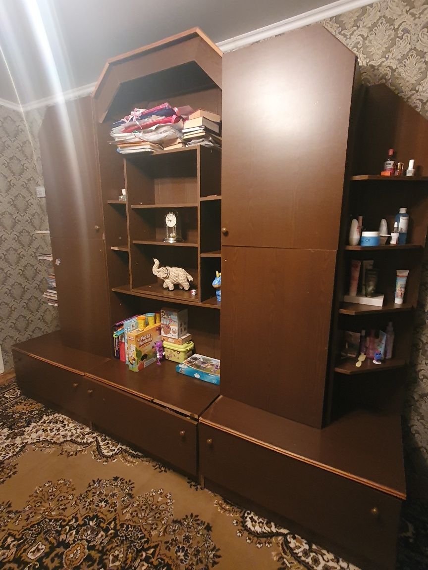 Продаю стенку в детскую