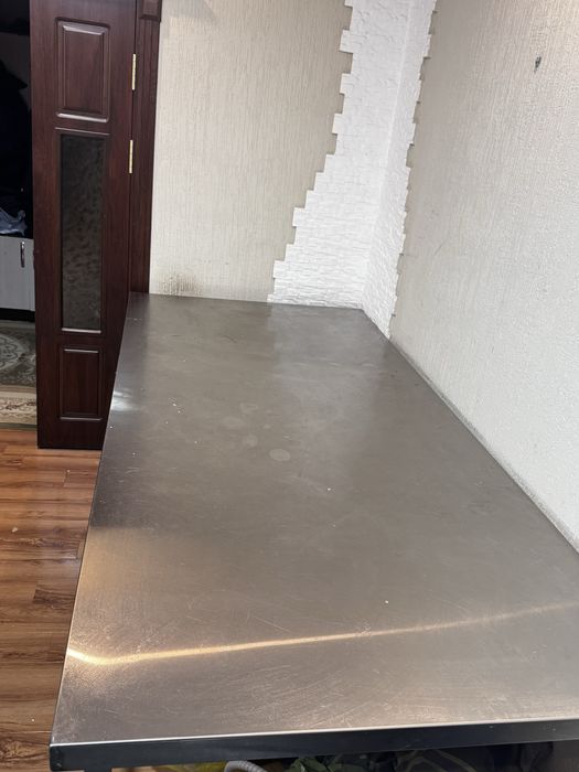 Стол не ржавеющей.   Размер 110/230