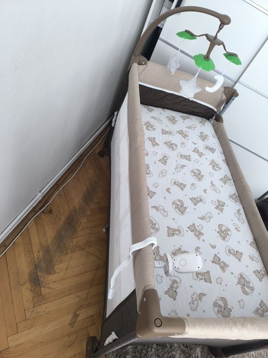 Vând patuț bebelasi