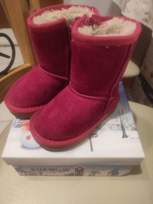 Продам угги для девочки