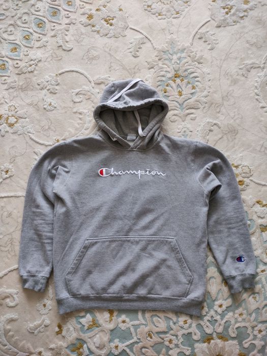 Серый худи Champion — стиль и комфорт

Серый худи Champion — стиль и к