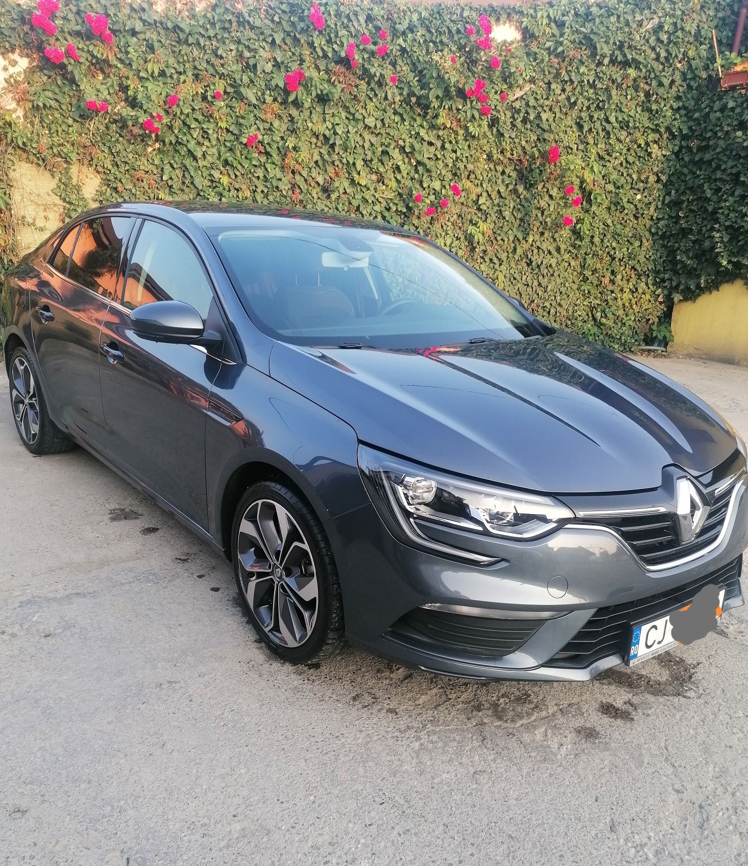 vând Renault Megane 4 Sedan 2021 1.5dci 116 Cp, automat, 23.000 km!