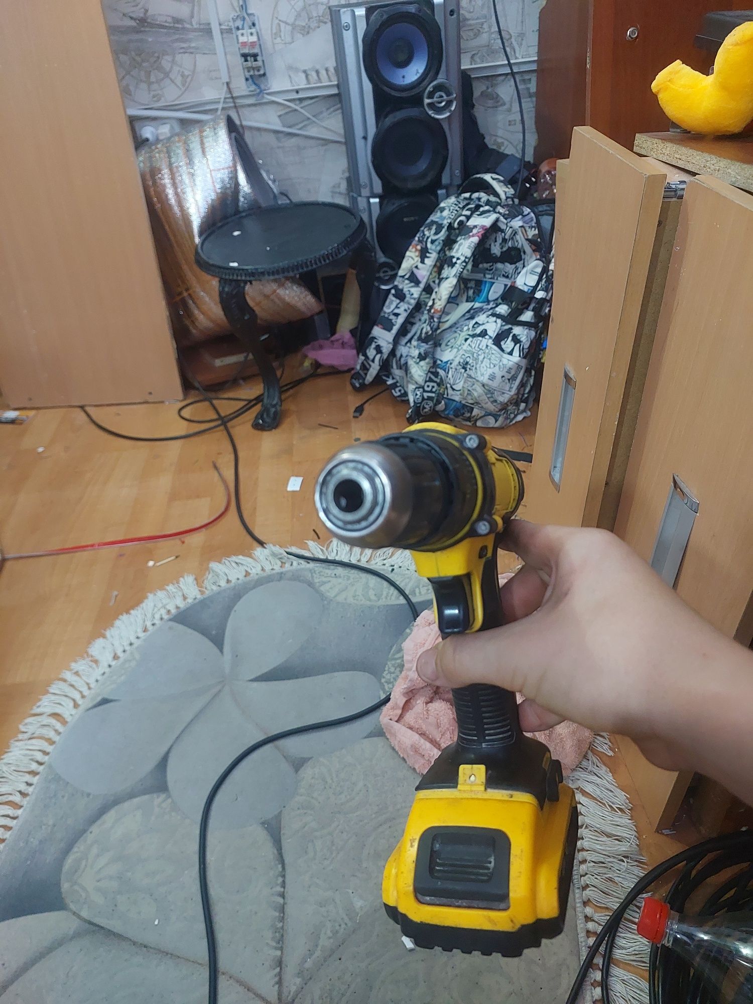 Продам шуруповёрт срочно