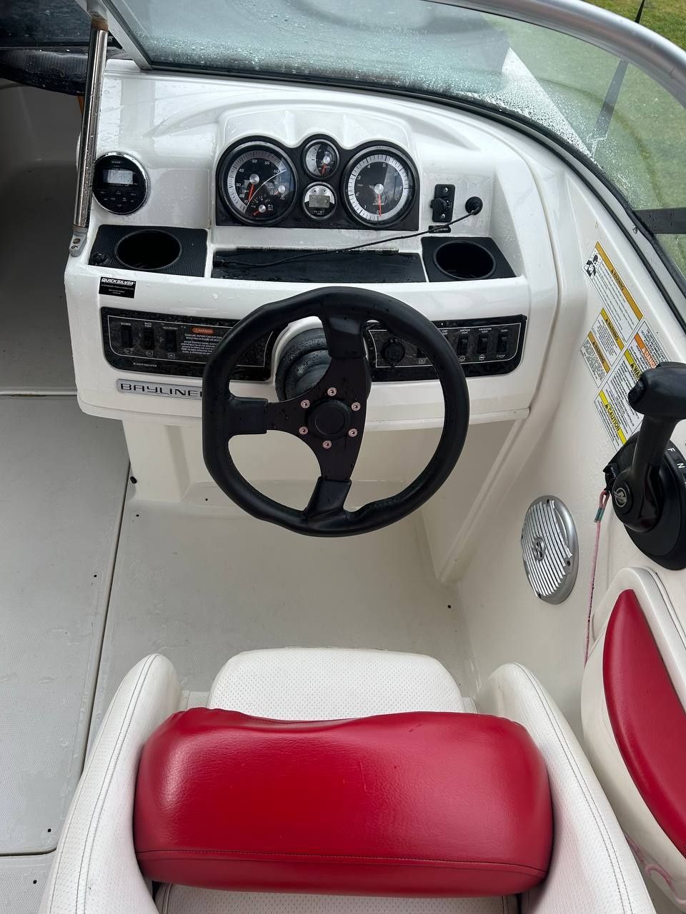 Катер Bayliner 210 Deck bots реальной покупка уступка есть