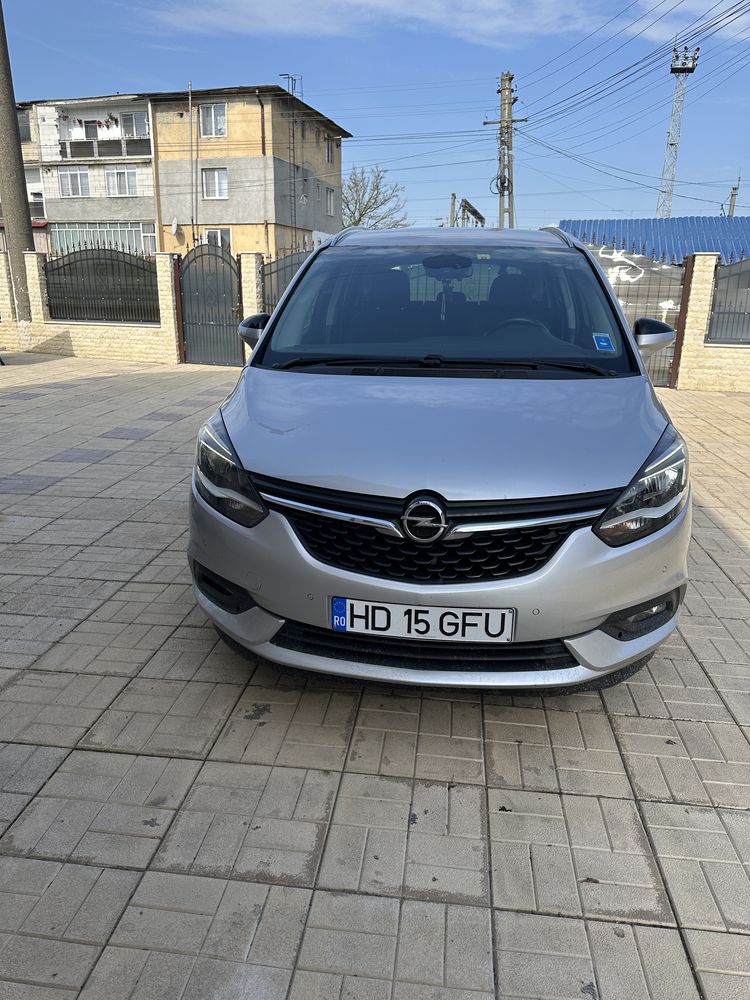 Vand opel zafira benzina