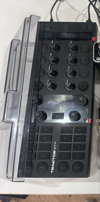 Consola/Controller DJ Traktor X1 mk3