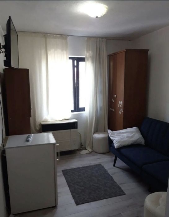 Închirieriez garsonieră cf 2 în zona 9 Mai