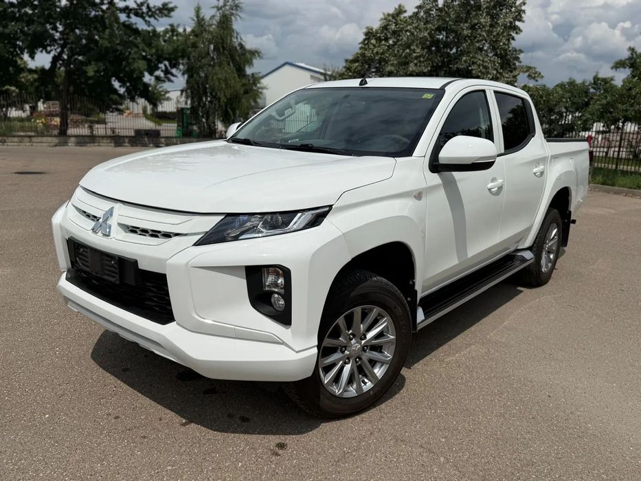 Mitsubishi L200 4WD DoubleCab 4 usi 2020 2.3DID 150 CP E6 4x4 6 trepte Klima Xenon LED