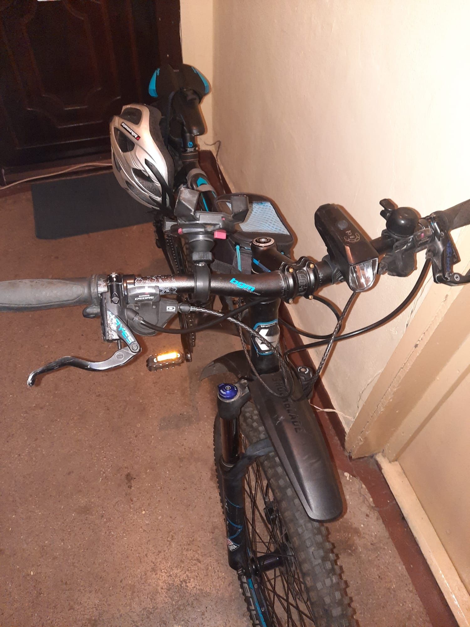 Vând bicicletă MTB Bergamont 27,5 + cască XC