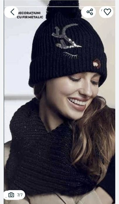 Fular cu fir metalic Reindeer Snood Avon