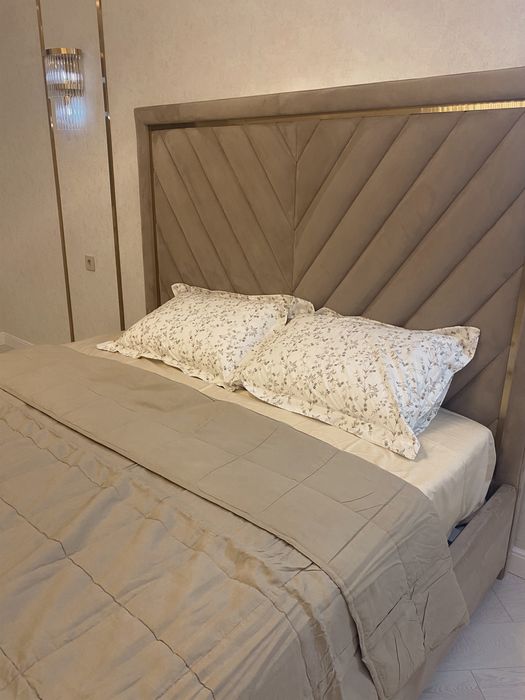 Продам 2х спальную кровать