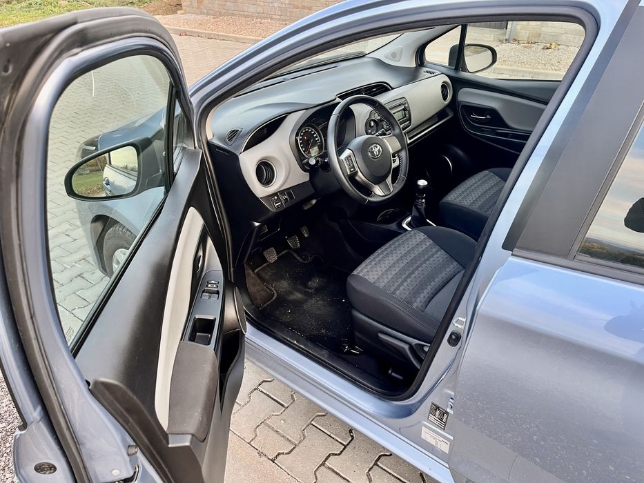 Toyota yaris 1.33 бензин 2016 г.