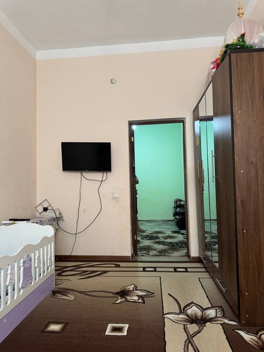 Barcha qulayliklarga ega 75 kv. metrli uy sotiladi.