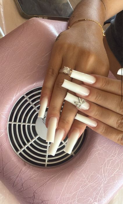 Vrei o manichiura de invidiat? Fa-ti o programare chiar acum