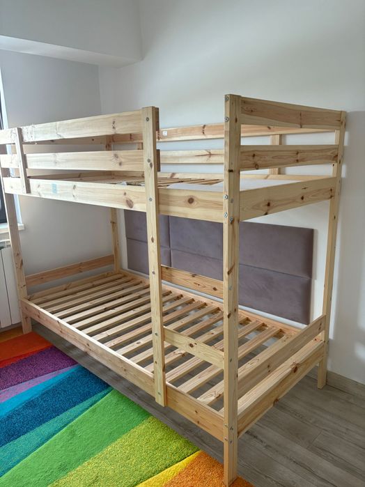 Se vinde pat supraetajat MYDAL IKEA, in stare foarte bună.