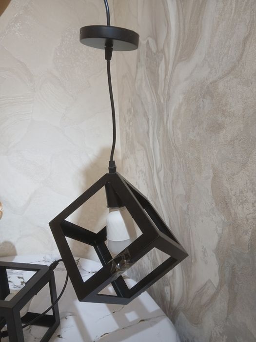 Люстра черного цвета