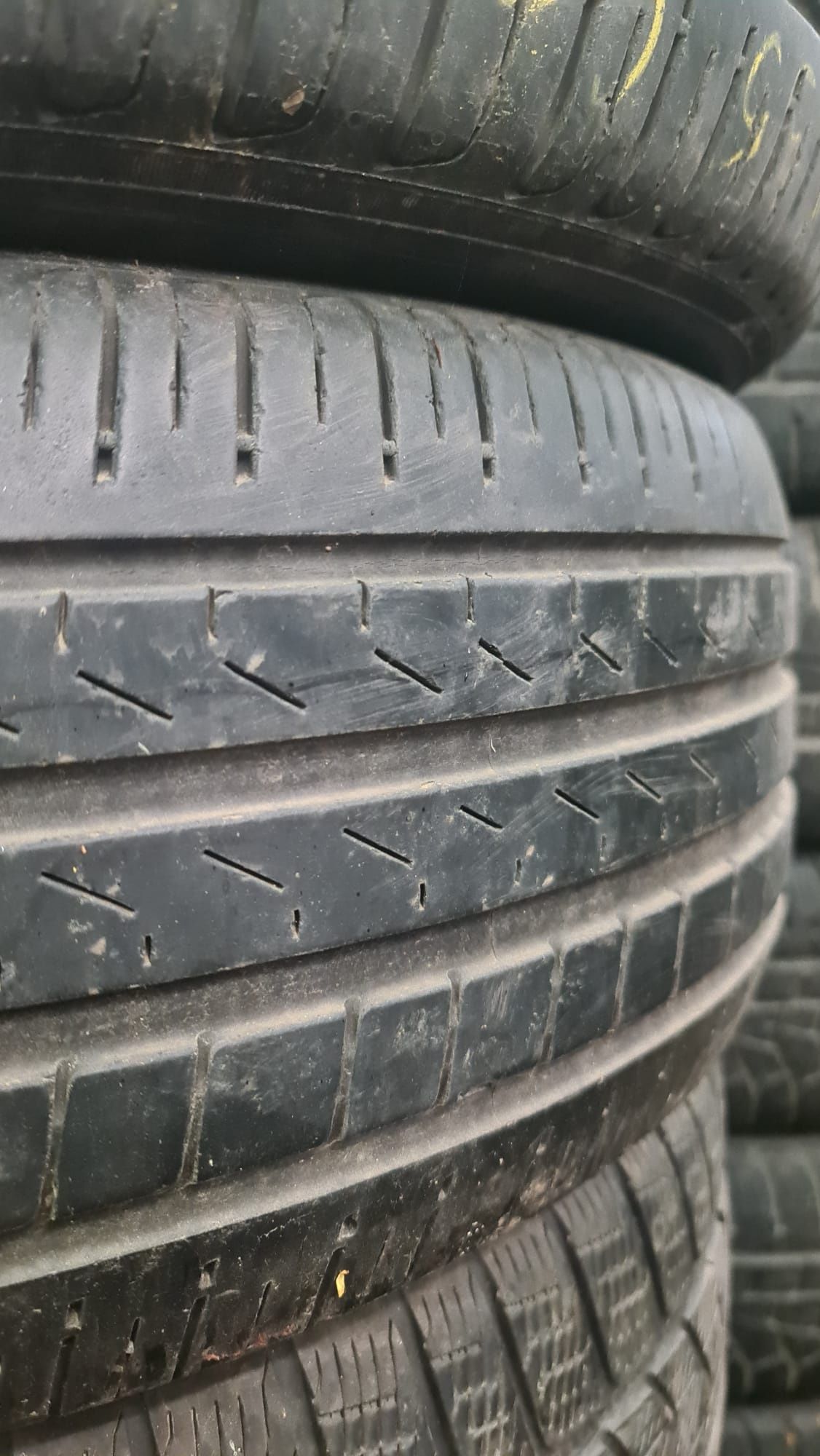 235 60 18 Pirelli 2 anvelope vara