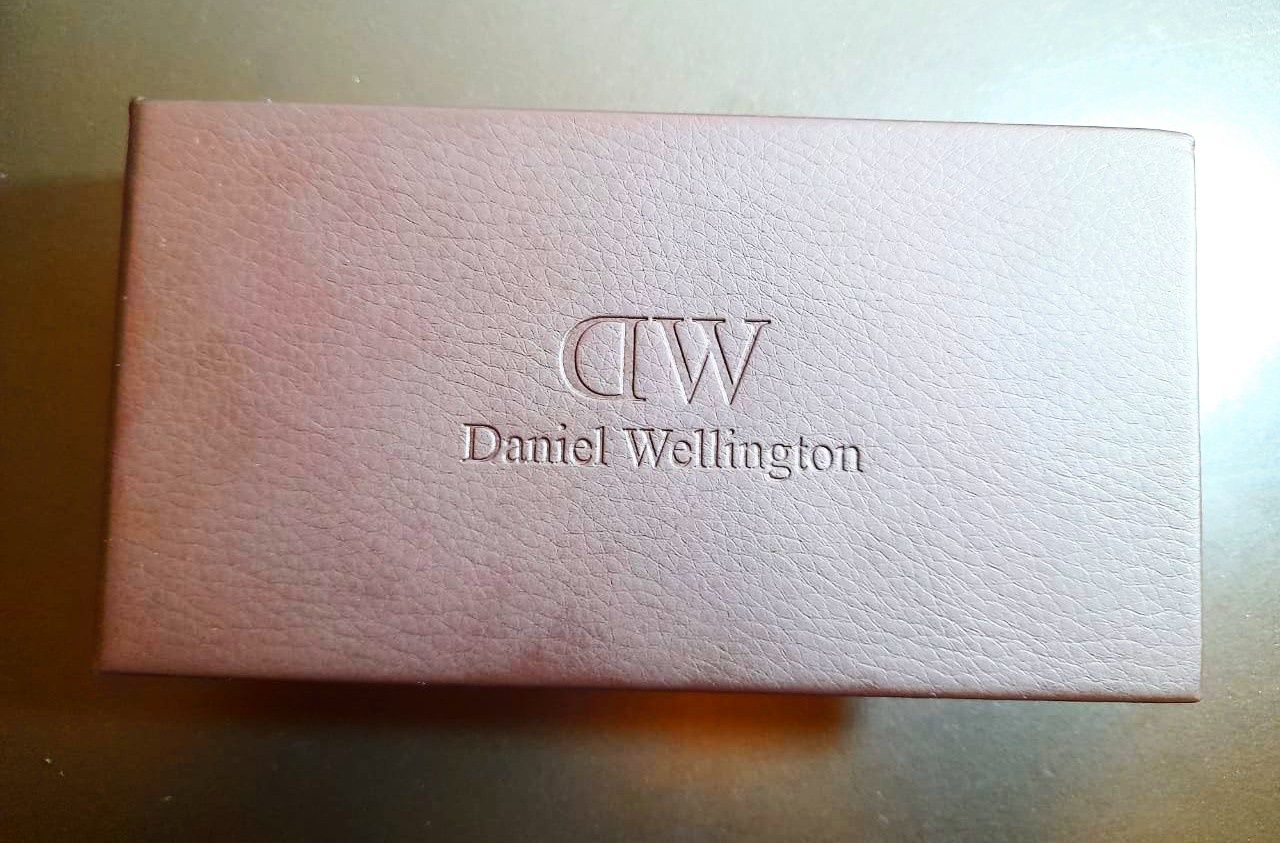 Продам наручные часы DANIEL WELLINGTON