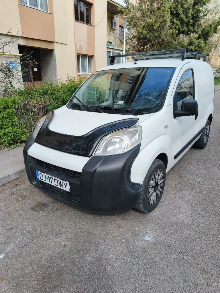 Peugeot bipper mini van