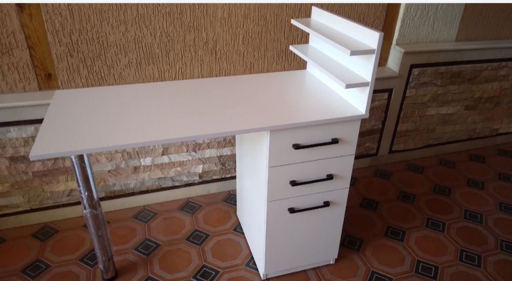 Стол для маникюра