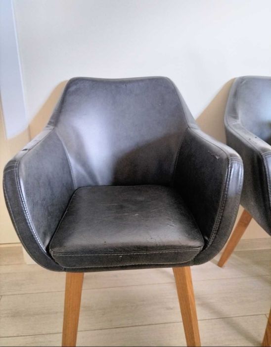 Продавам 6 бр трапезни столове