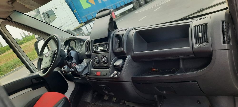 Fiat ducato, 350 mii km aer condit, euro 5,functioneaza ca un TURISM.