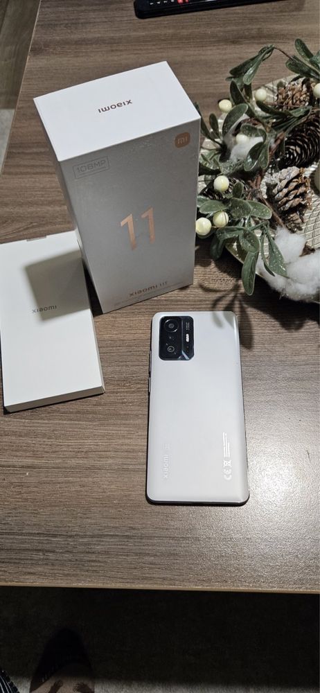 Xiaomi  11T бял. Перфектен