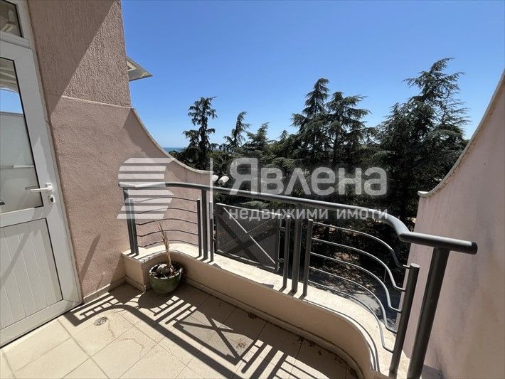 Многостаен апартамент в сърцето на Бриз