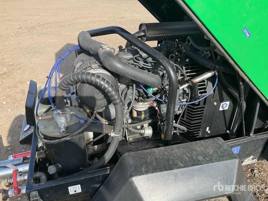 Doosan 7/20 motocompresor aer tractabil