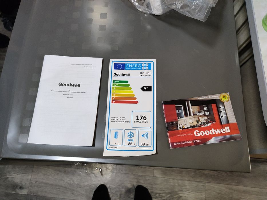 Продам морозильную камеру goodwill,86l,цвет металик