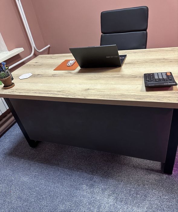 Работчий стол в идельном состоянии