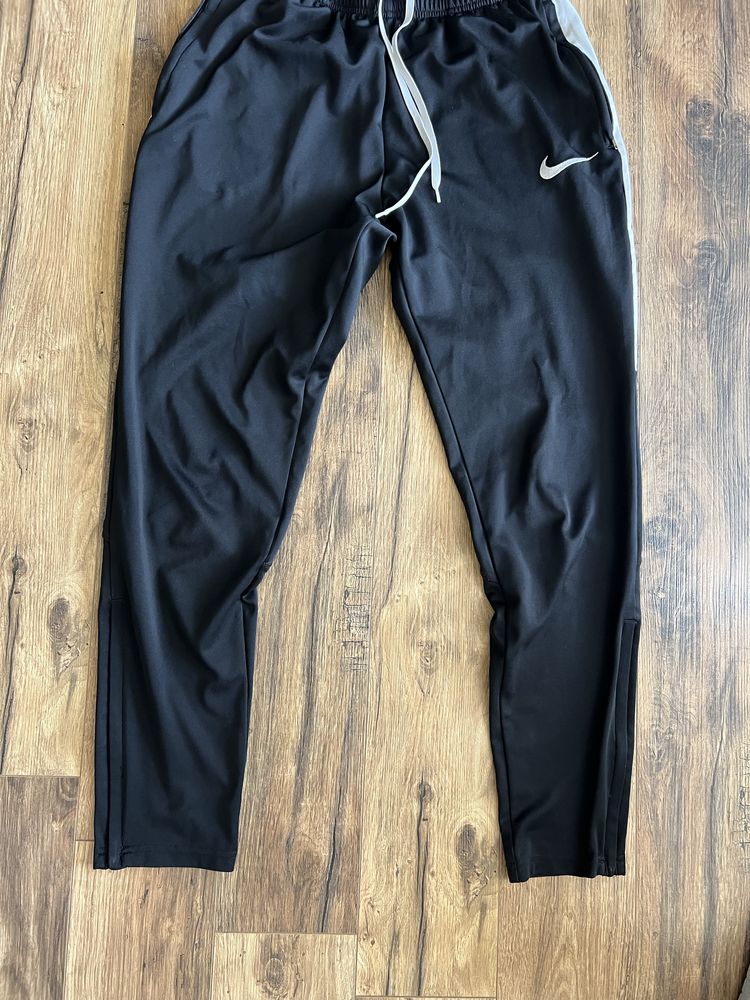 Nike Dry Academy size S