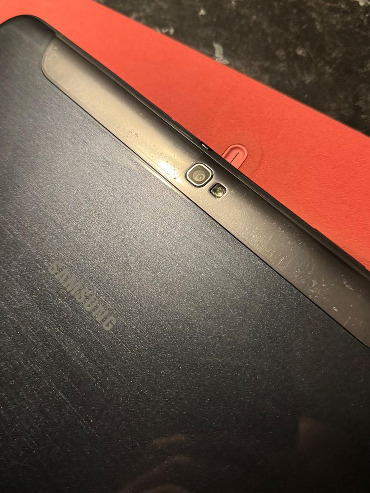 СРОЧНО продается планшет Samsung Note 10.1