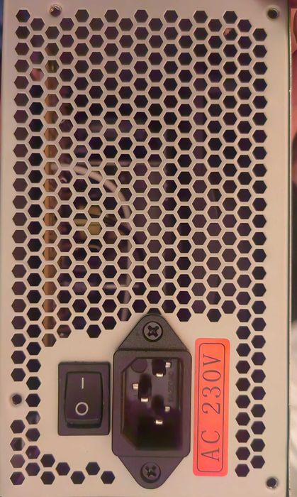 Sursa Inter-tech SL-500C 500W, 2x SATA, 2x Molex, 1xCPU 4-pini