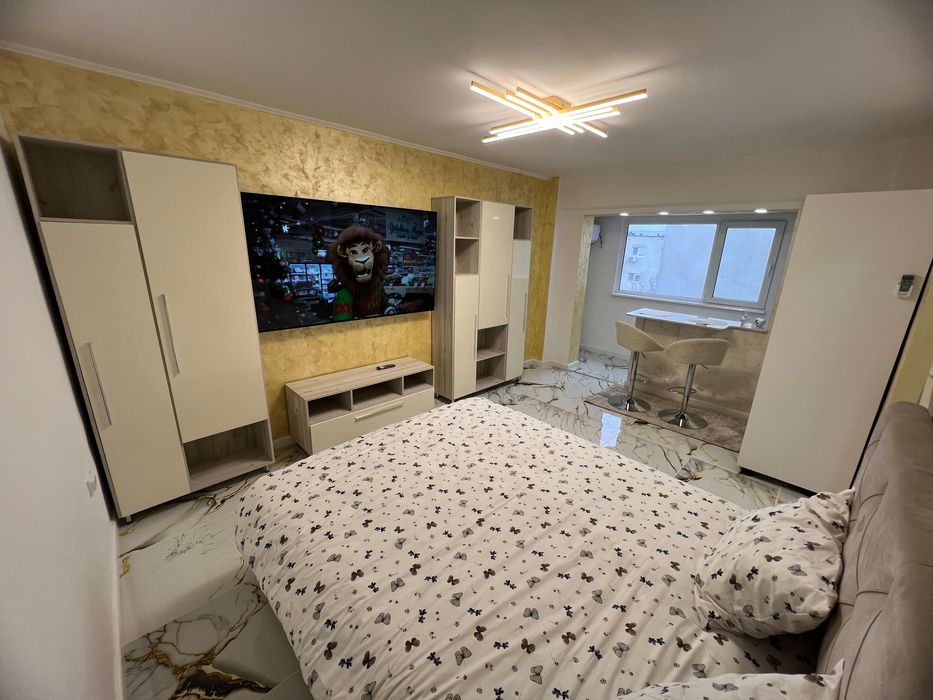 Inchiriez apartament 1 camera  strada Scolilor microhala