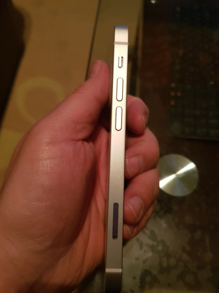 Iphone 12 mini.като нов