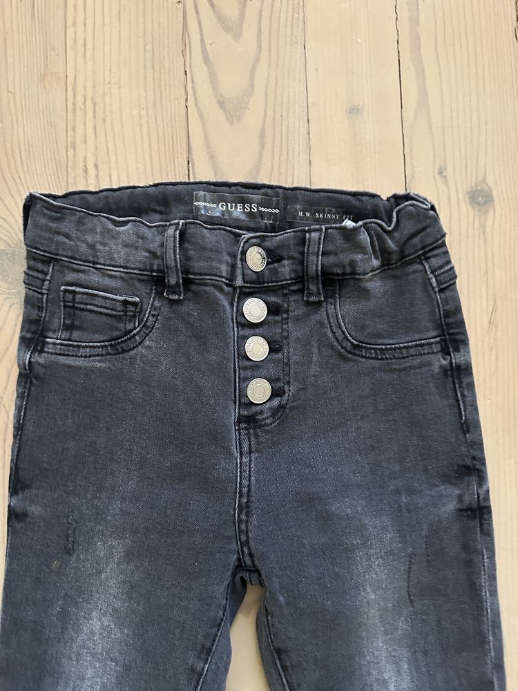 Дънки Guess размер 8 години