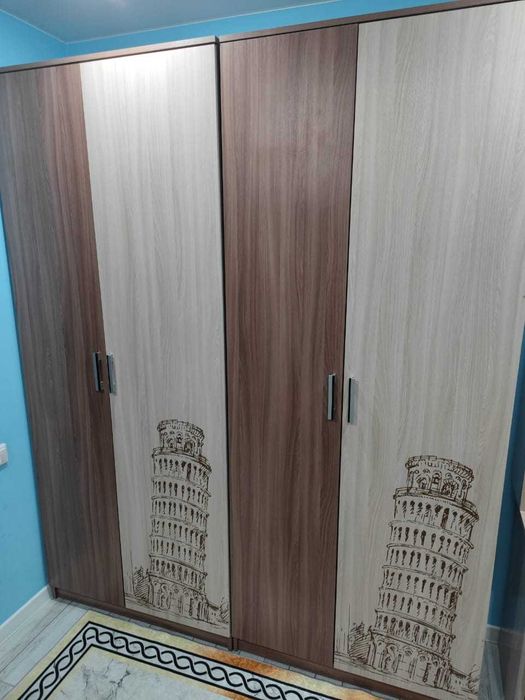 Продам два шкафа 2х дверный каждый за  50000