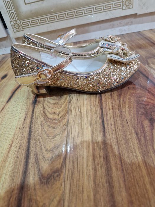 Pantofi superbi se printesa, noi, masura 34