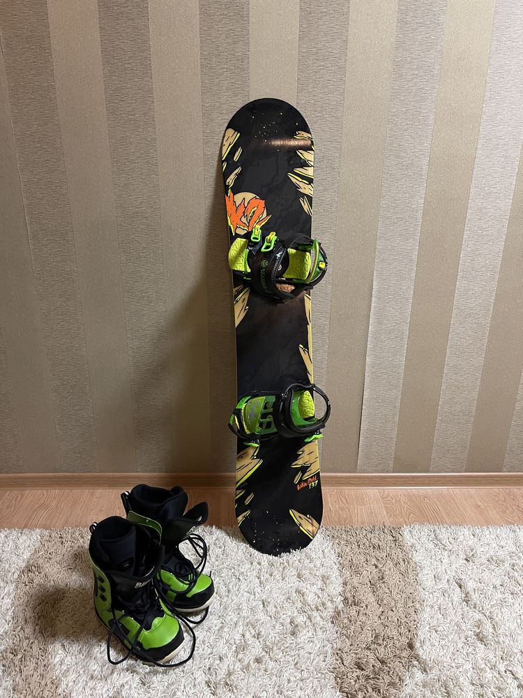 Комплект сноуборд + крепления + ботинки
