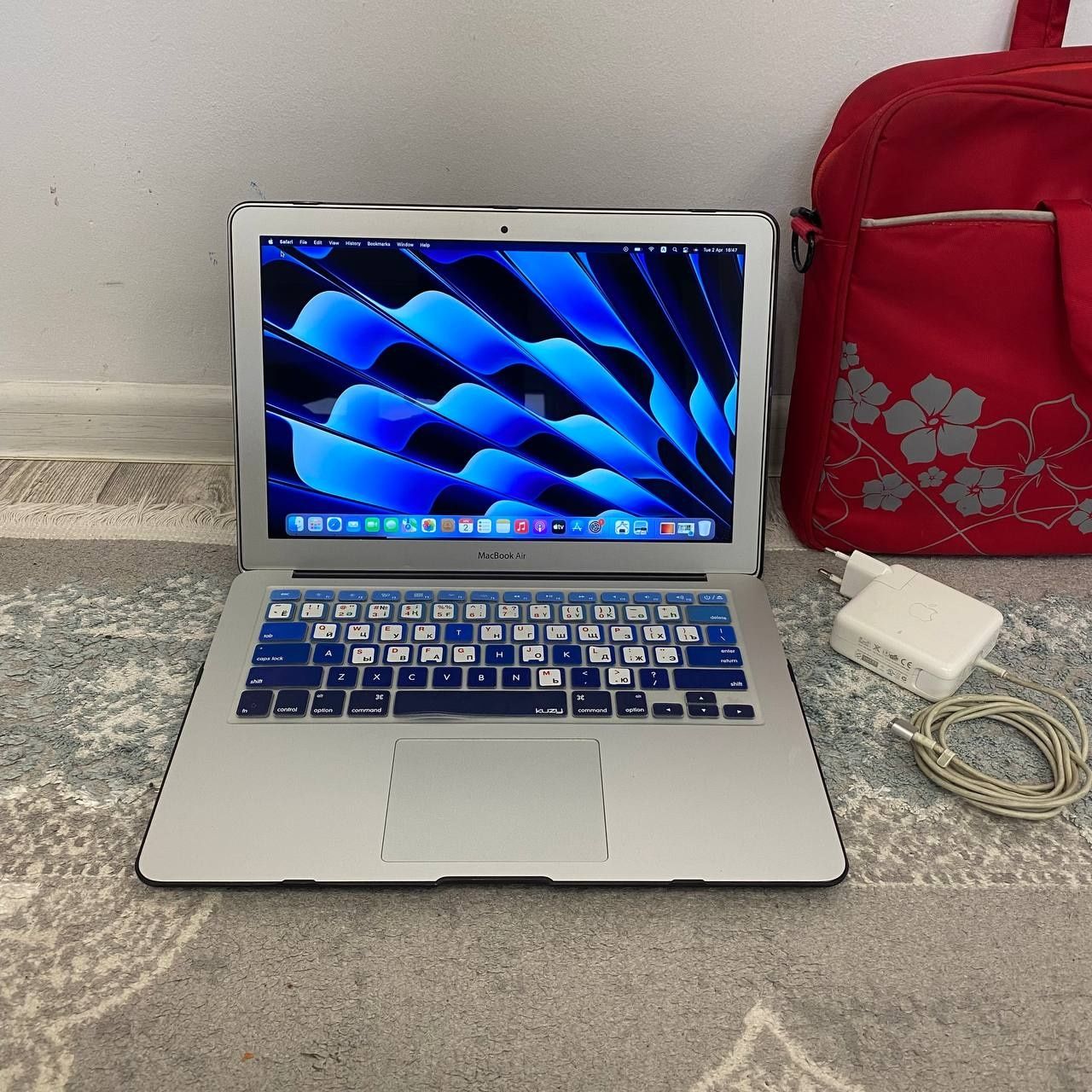 MacBook Air 13 2018/SSD-256GB/ОЗУ-8ГБ/Батарея держит! Сумка, мышка!
