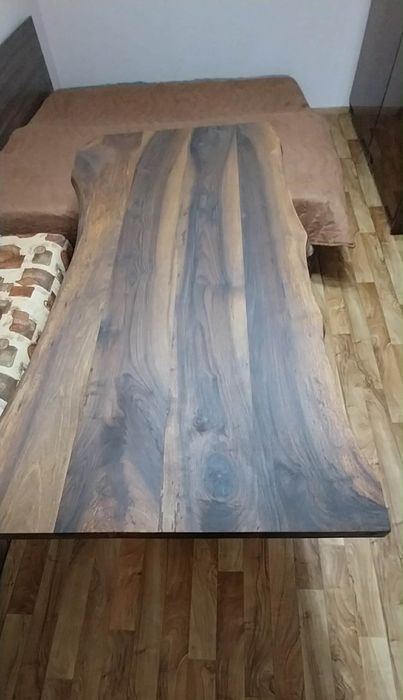 Масивна трапезна маса орех