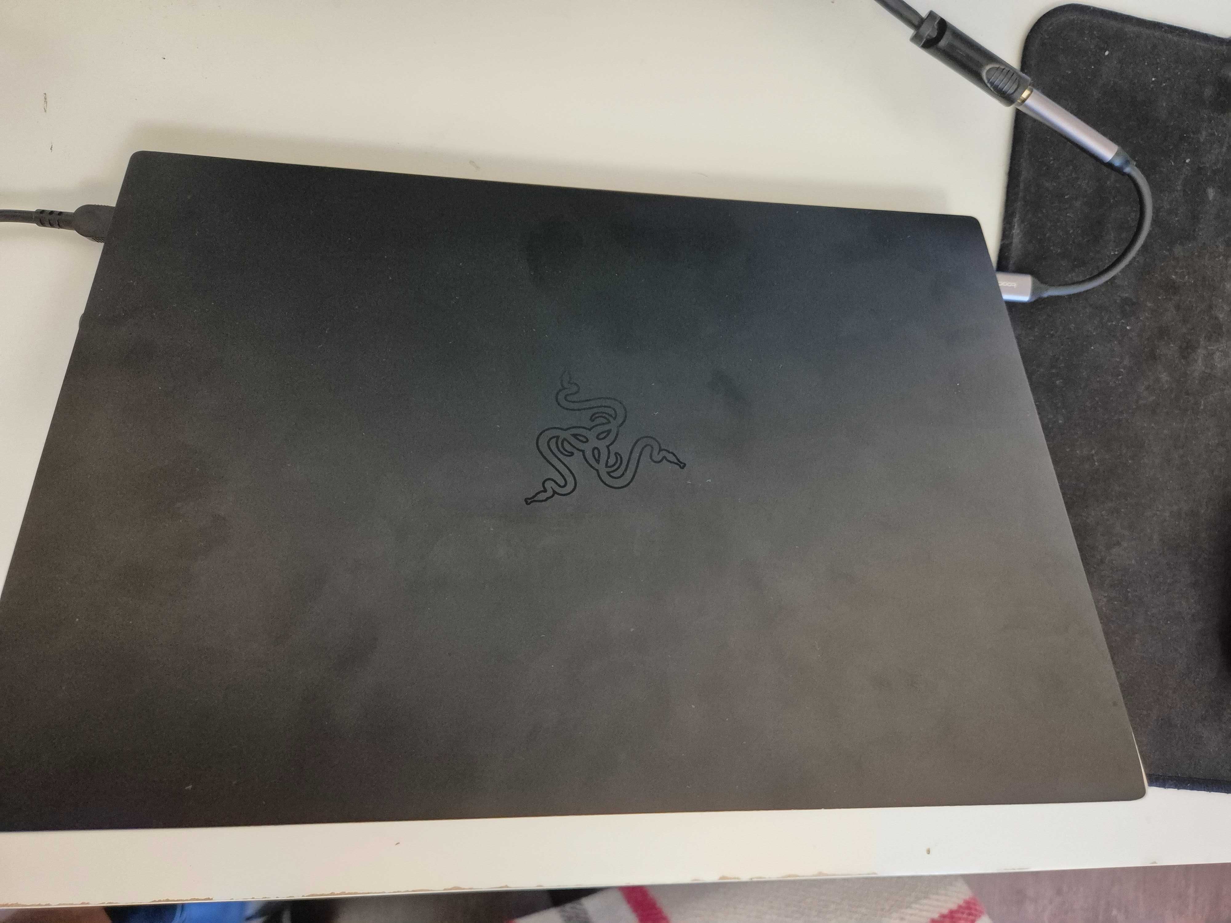 Razer Blade Stealth 13 (Late 2019) геймърски лаптоп