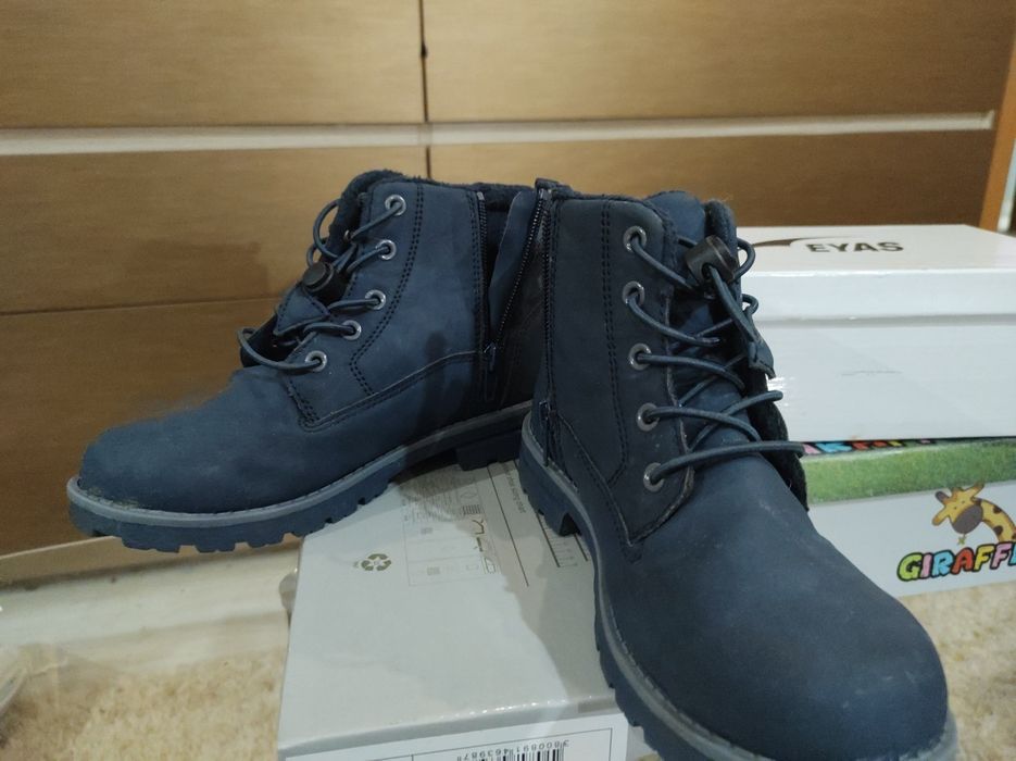 Продавам боти 33 размер